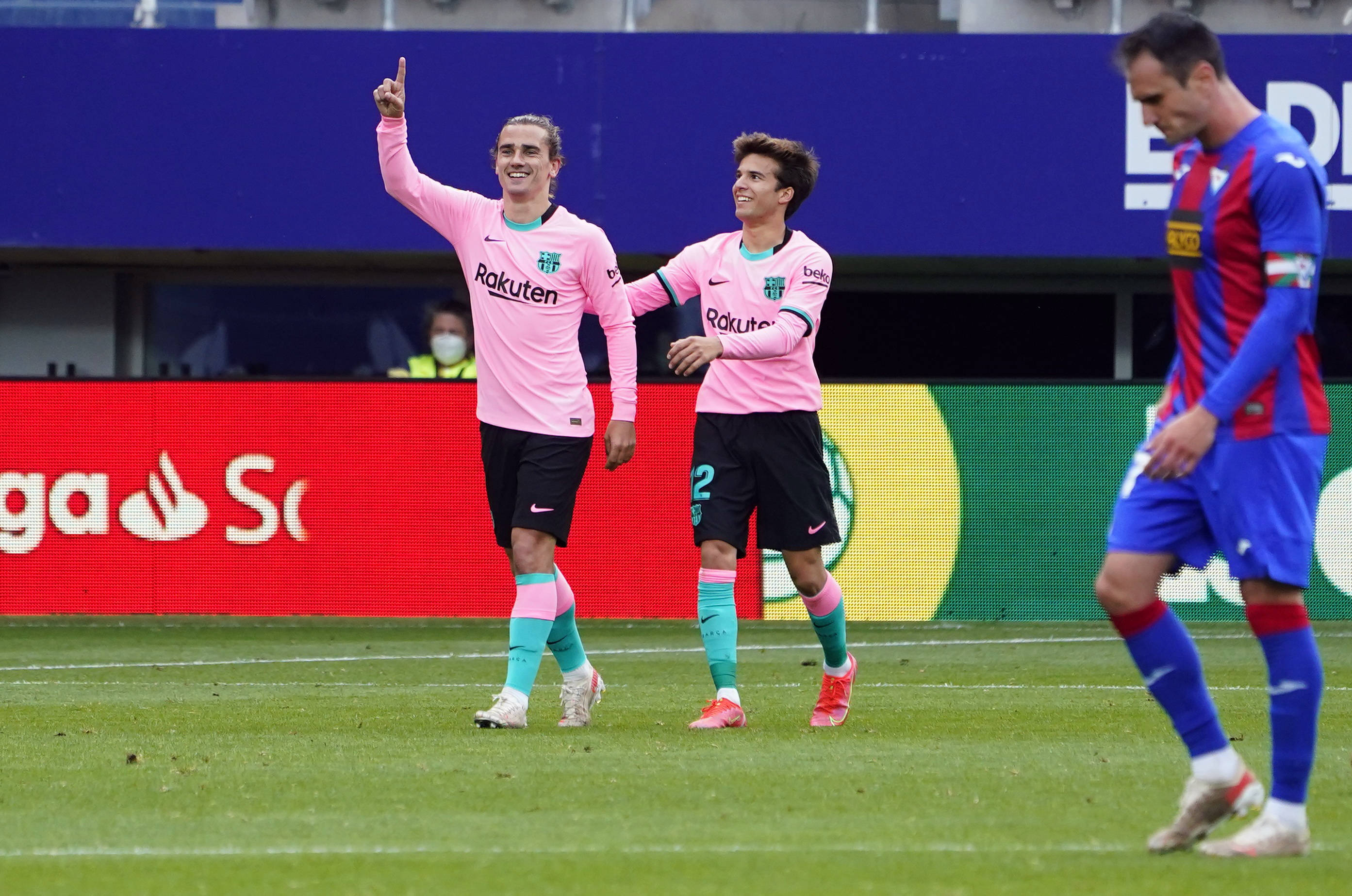 开云体育网页版登录入口-埃瓦尔胜维拉雷亚尔，取得宝贵三分