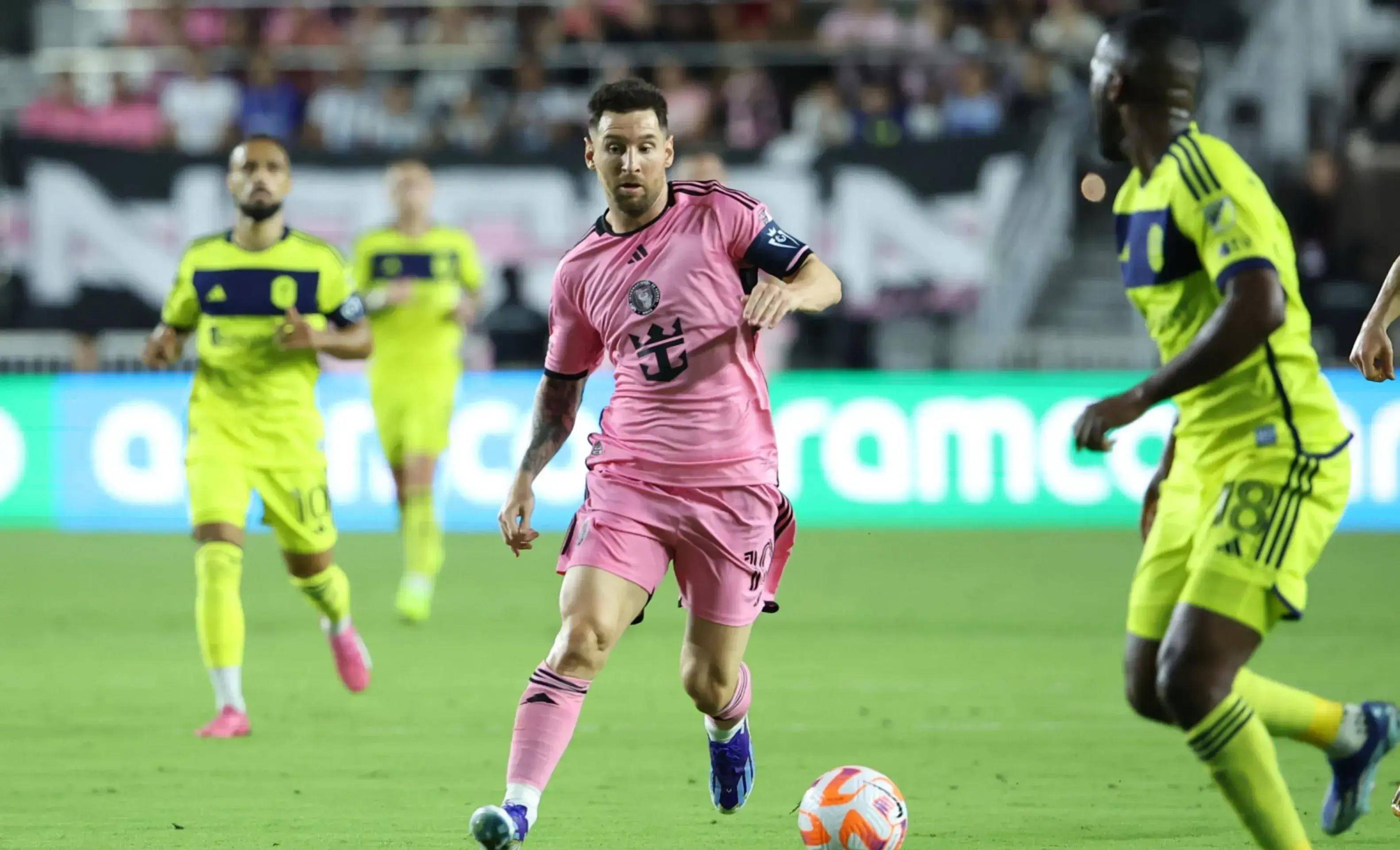 开云体育官方入口-包含墨西哥足球联赛连续首演惊险进球战的词条