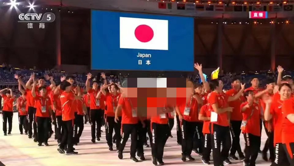 开云体育app-观众掌声不断，为运动员助威助力