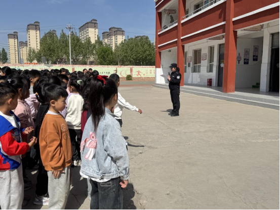 鹤壁队球员心态调整备战下轮比赛 鹤壁队球员心态调整备战下轮比赛