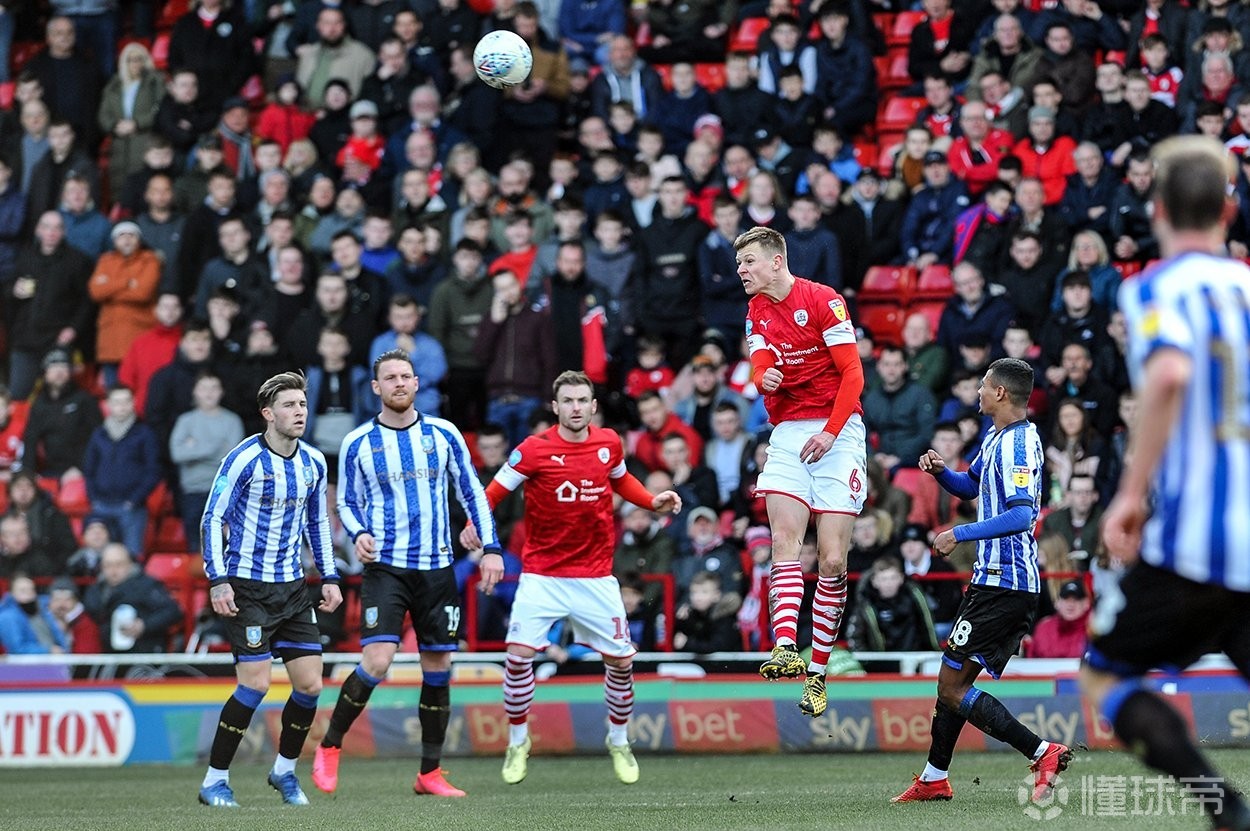 开云体育官方入口-巴恩斯利主场惊险胜利，让利兹联连胜梦碎
