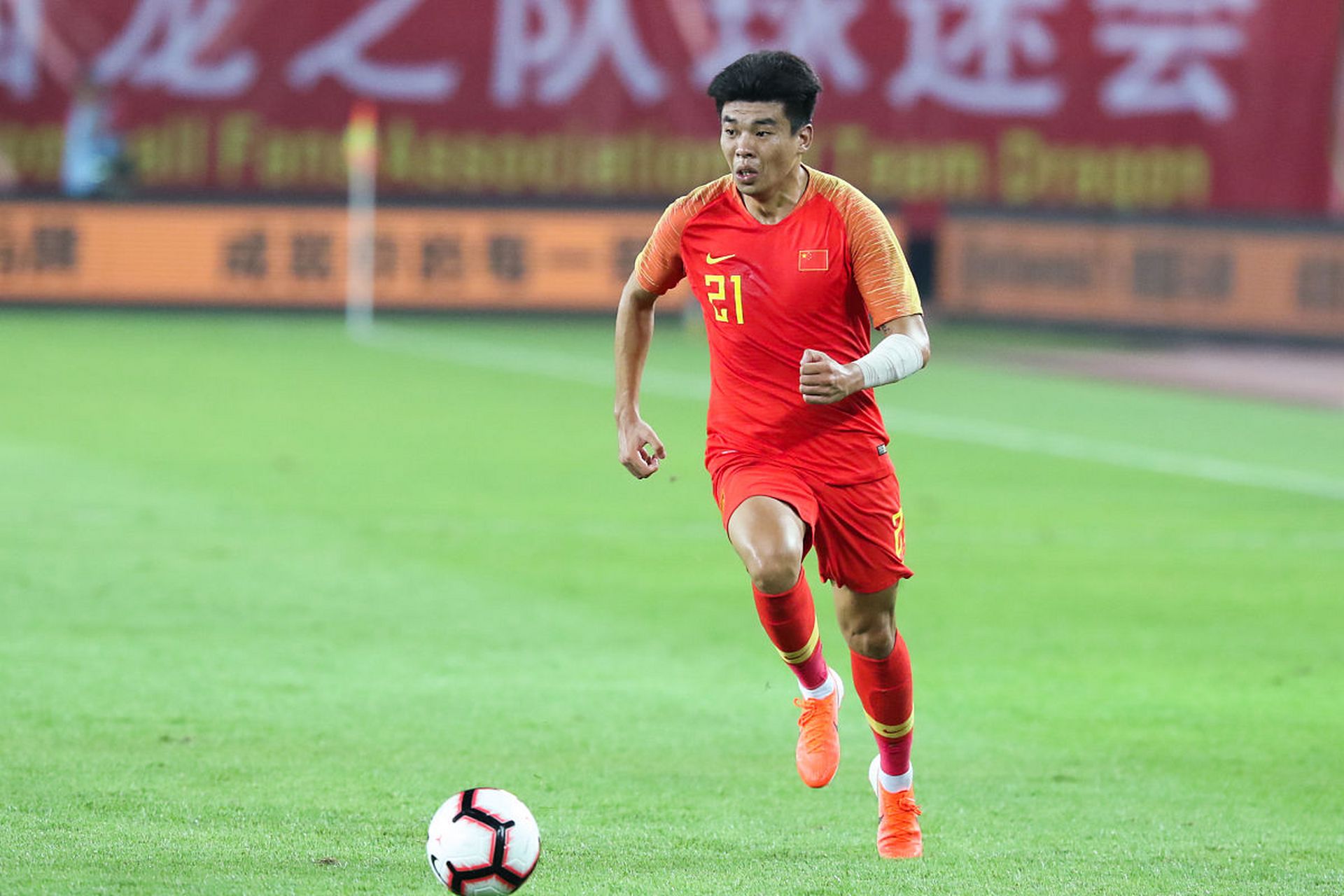 开云体育登录入口-球队备战比赛，球员如何纠正之前失误