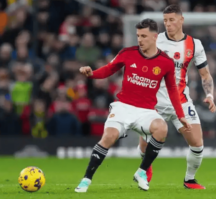 曼联大胜伯恩茅斯，状态回升继续追赶领先的简单介绍