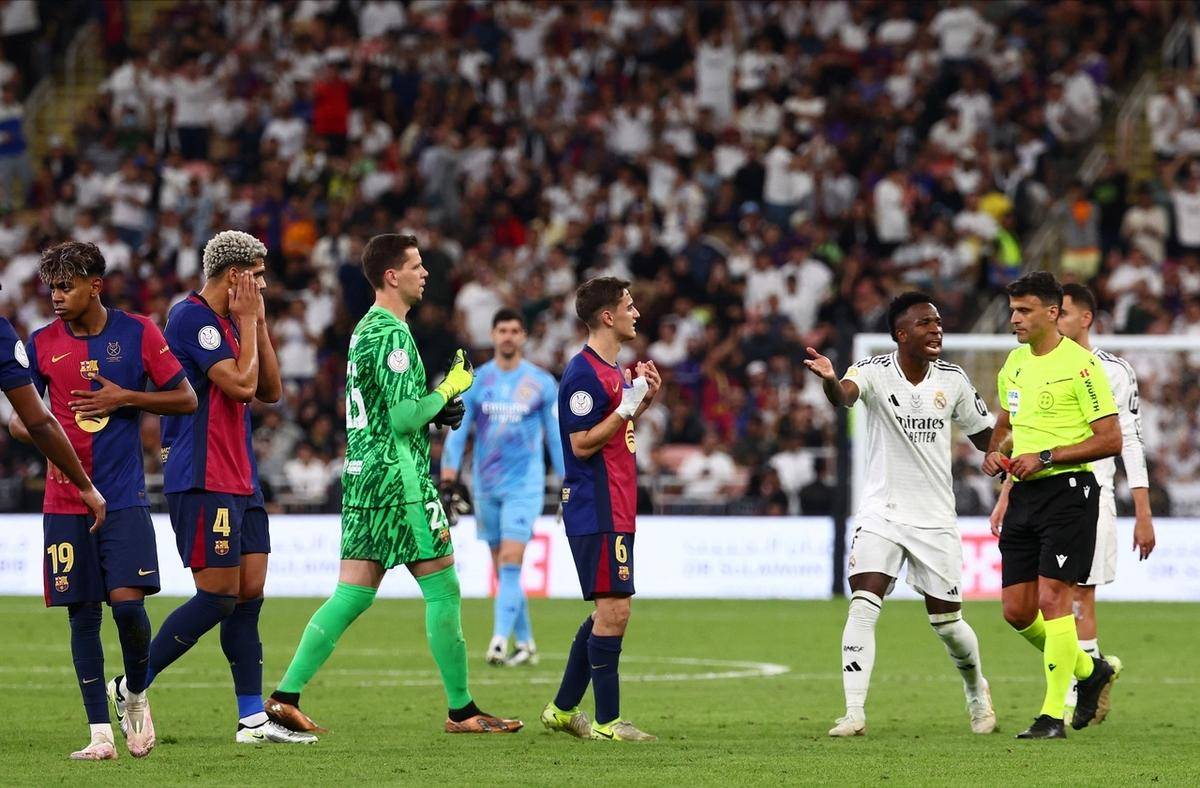 巴塞罗那主教练谈及球队战术调整的简单介绍