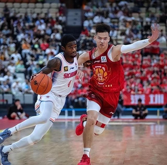 吉林东北虎队的稳健表现赢得球迷尊敬的简单介绍