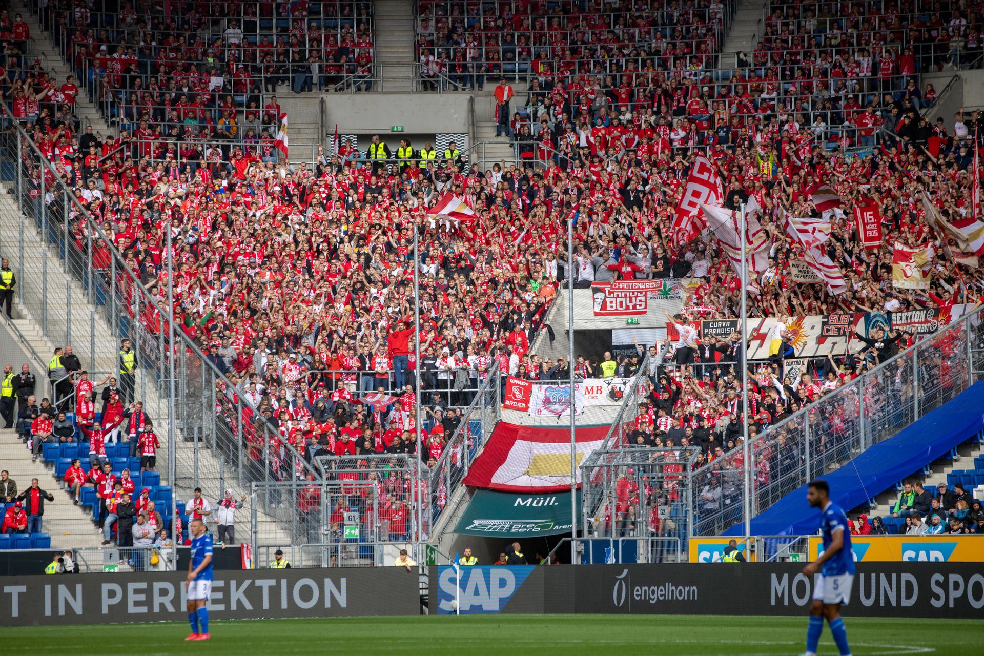 开云体育在线登录-关于美因茨球队客场挫败对手，继续保持不败纪录的信息