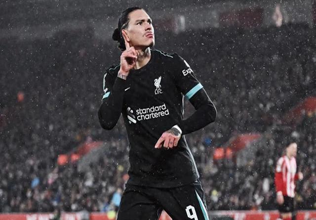 开云体育中国官网-关于利物浦客场逆转纽卡斯尔，领跑榜首位置的信息