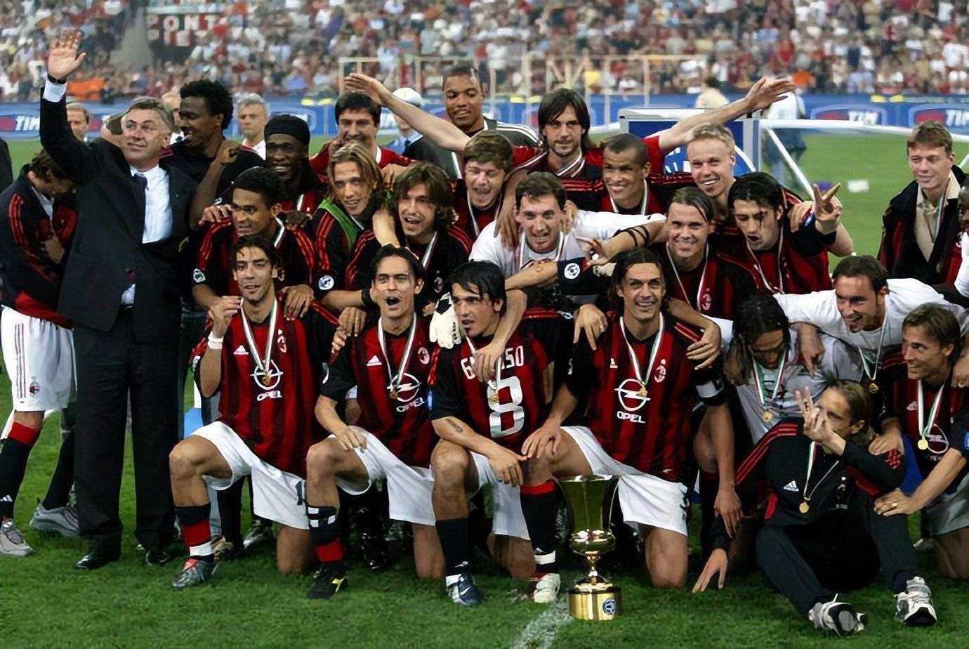 比利亚雷亚尔首发阵容有望全胜领跑 比利亚雷亚尔首发阵容有望全胜领跑