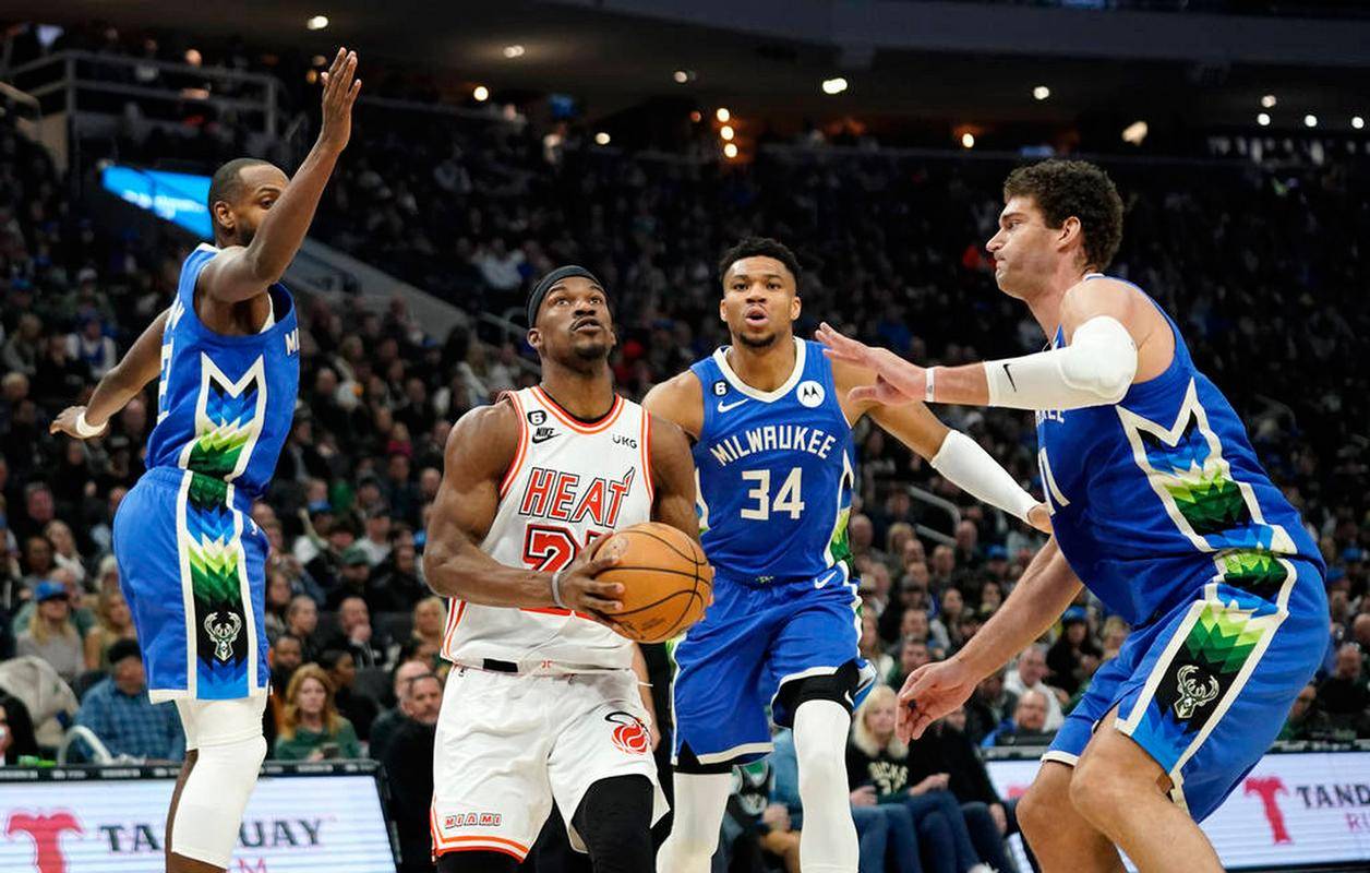 开云体育app下载-雄鹿客场力克国王，字母哥23+13再立功的简单介绍