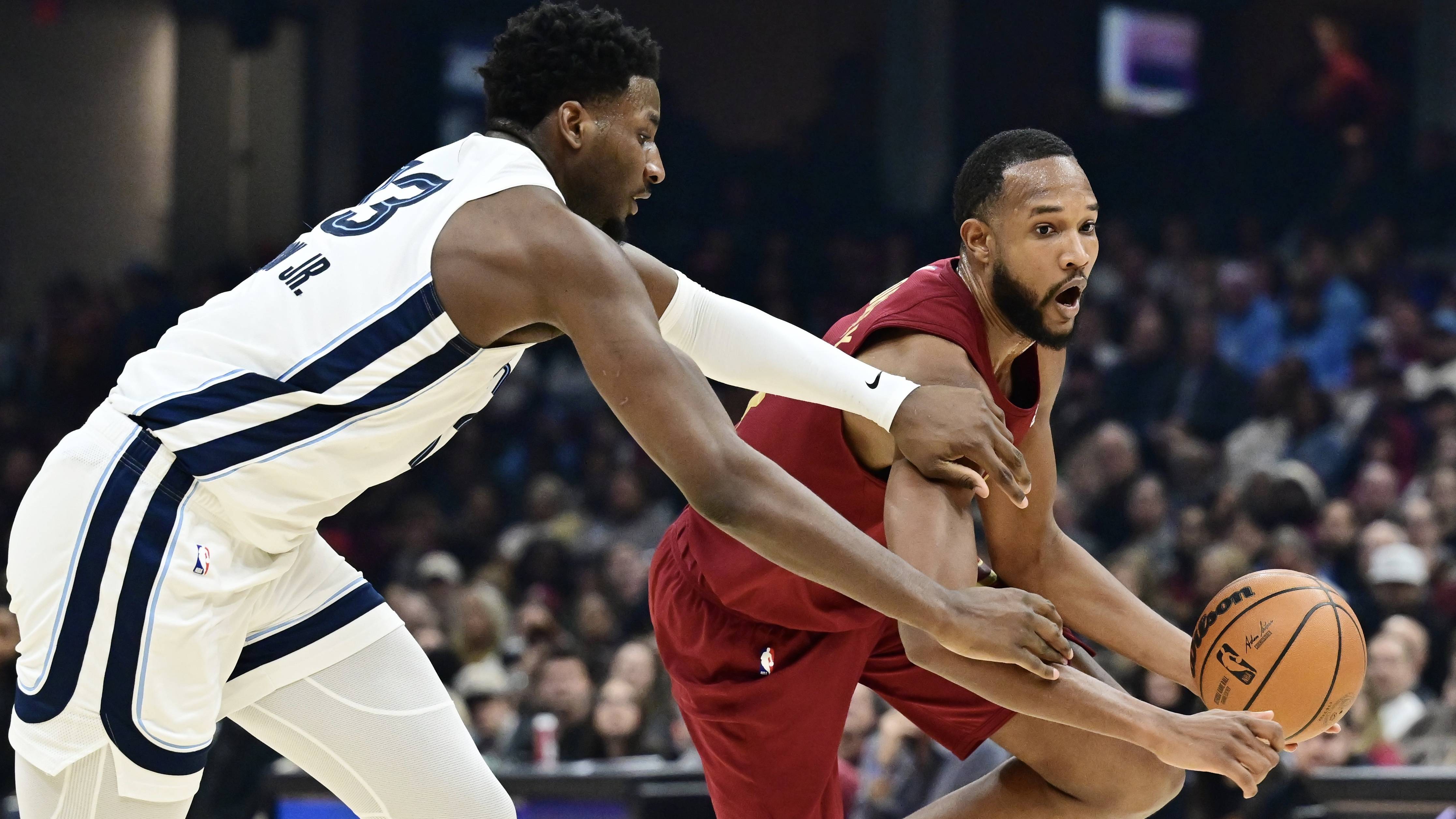 关于灰熊球员杰克逊在训练中受伤,恐无法参加近期比赛的信息 关于灰熊球员杰克逊在训练中受伤,恐无法参加近期比赛的信息