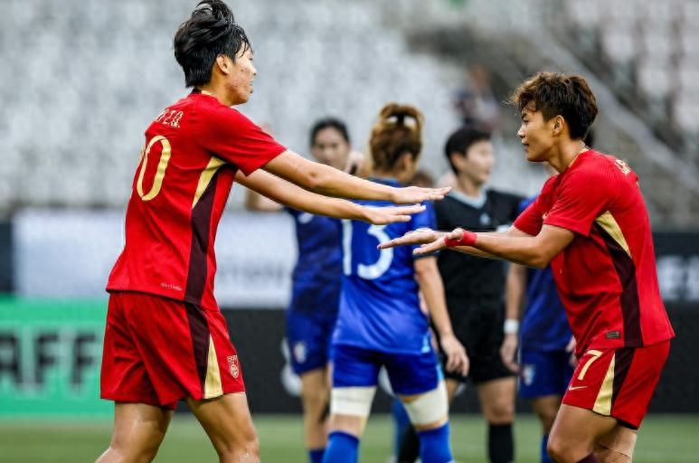 包含爱沙尼亚俱乐部在对决中晋级下一轮的词条 包含爱沙尼亚俱乐部在对决中晋级下一轮的词条