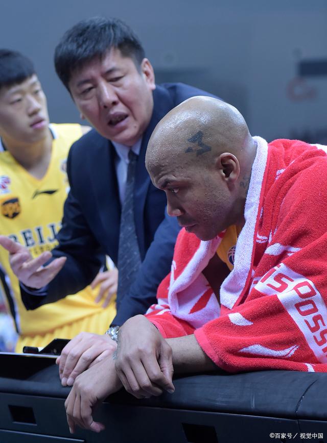 开云体育在线登录-队内恩怨传闻，球员之间出现不和谐情况，团队协作受影响的简单介绍